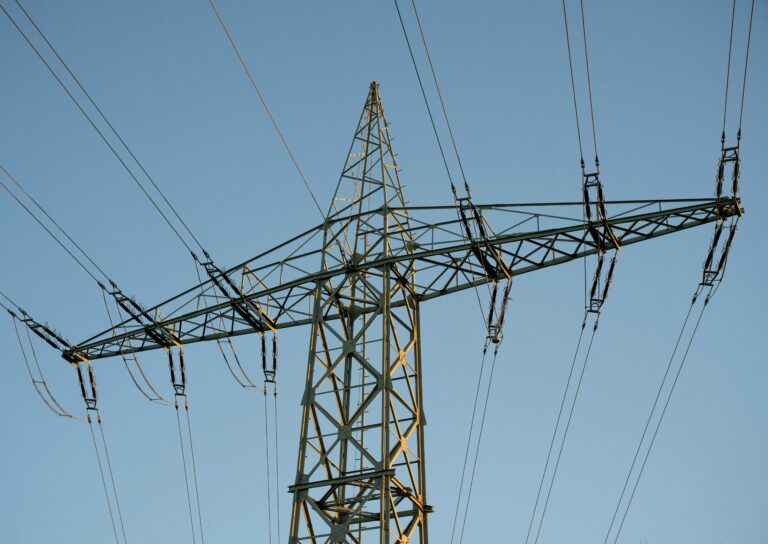 ¿Cuántas veces puedo cambiar la potencia contratada de luz? (Actualizado 2025)